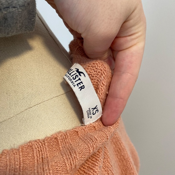 Coral Knit Light Weight Sweater | Hollister - Picture 7 of 8